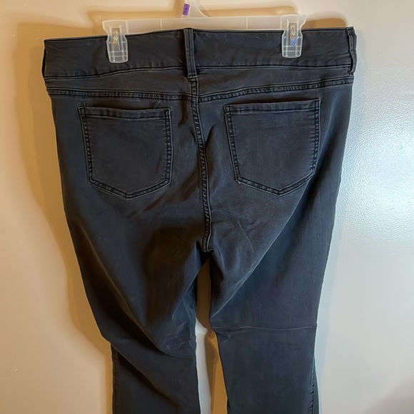 Torrid size 16 short black jeans with decorative beads - Picture 5 of 6